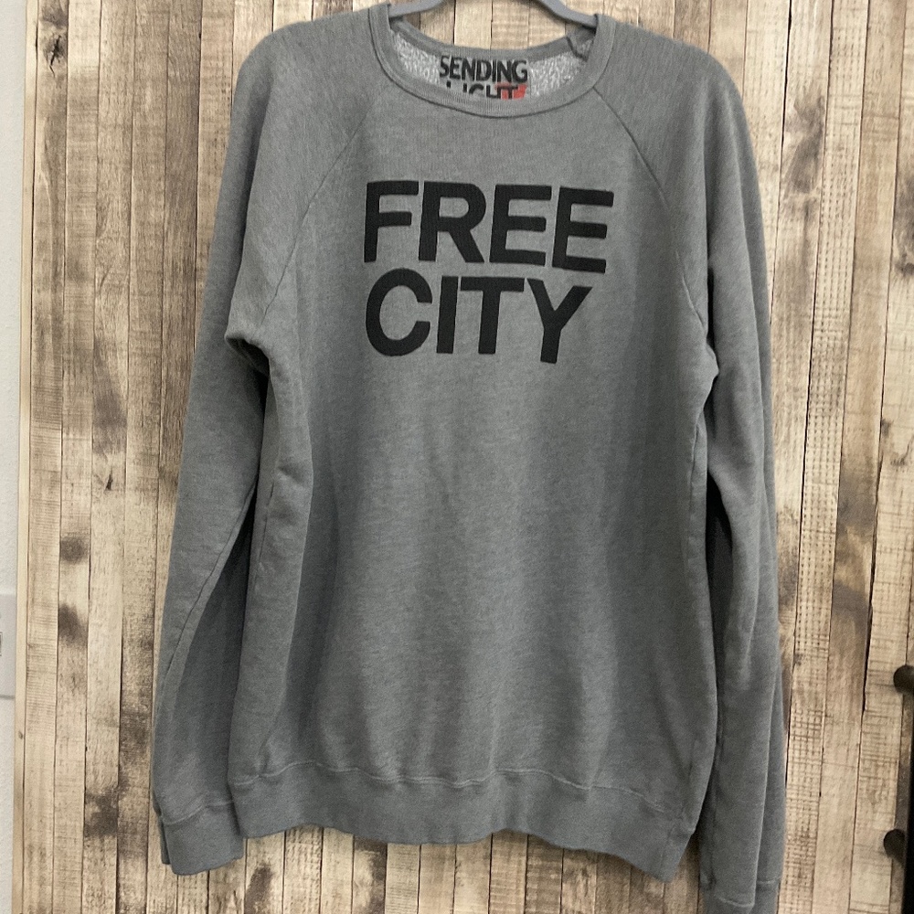 FREECITY VINTAGE RAGLAN SIZE LARGE/I AM FIRM/LIKE NEW CONDITION 🎈